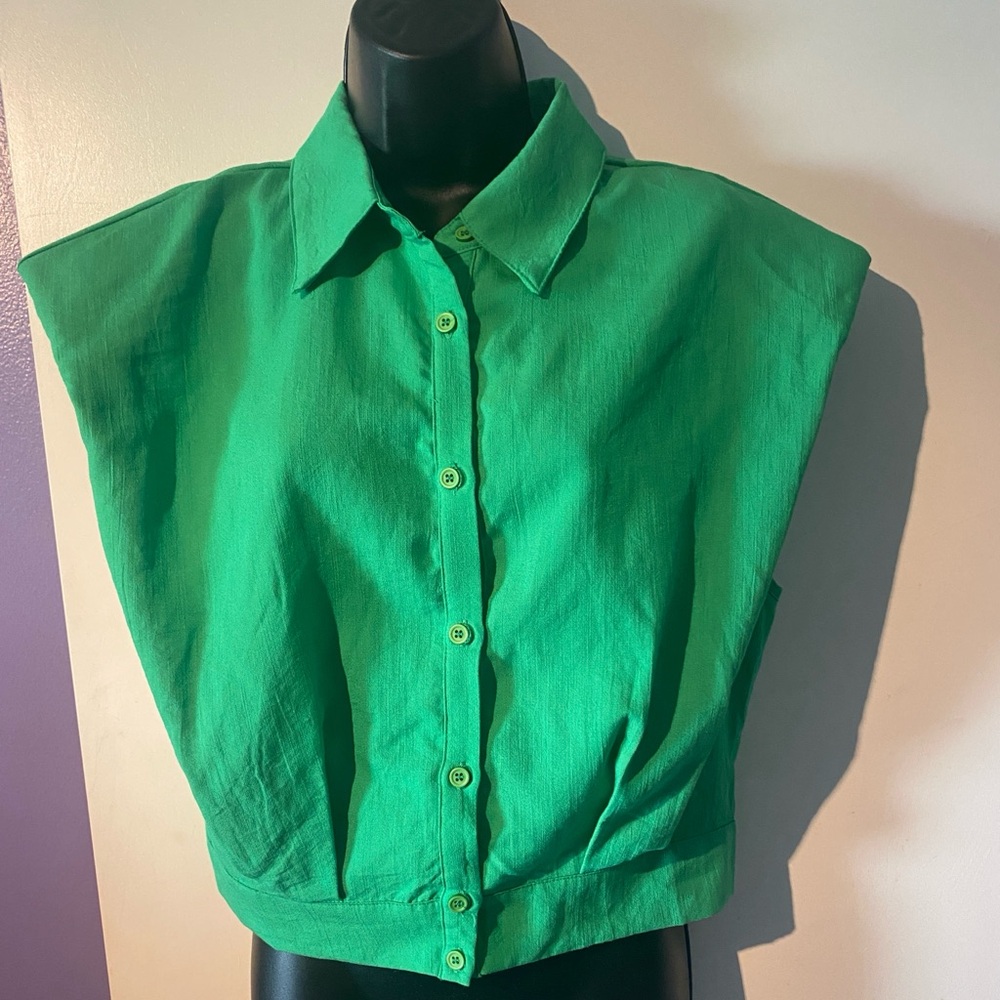 HYFVE Vibrant Green Button-Down Sleeveless Shirt With Shoulder Pads